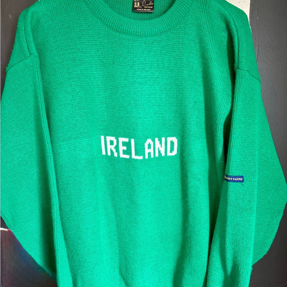 ST. PATRICKS DAY Green Ireland Crewneck Sweater in Vibrant Green MEDIUM